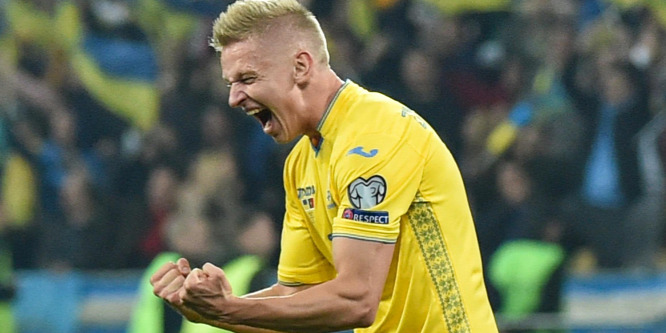 A Man City sztárja a pályán kérte meg a riporternő kezét