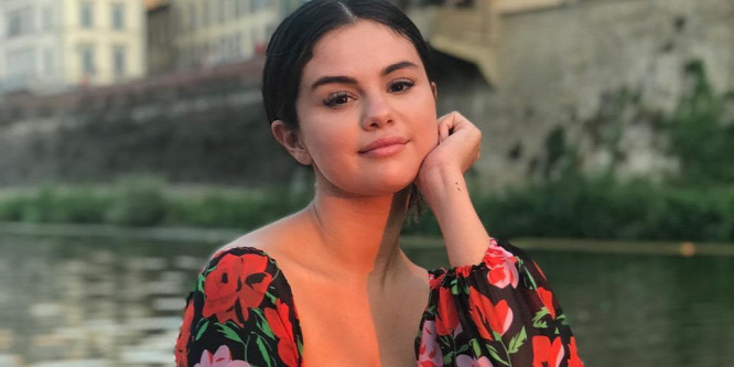 Ultradögös szettben tért vissza a színpadra Selena Gomez