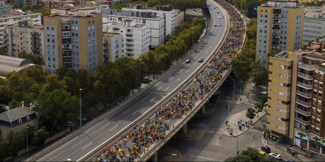 Barcelona polgármestere üzent a spanyol és katalán vezetőknek