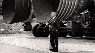 Forrás: https://www.origo.hu/tudomany/20171025-a-nemet-v-2-ballisztikus-raketa-volt-az-elso-eszkoz-ami-kijutott-a-vilagurbe.html