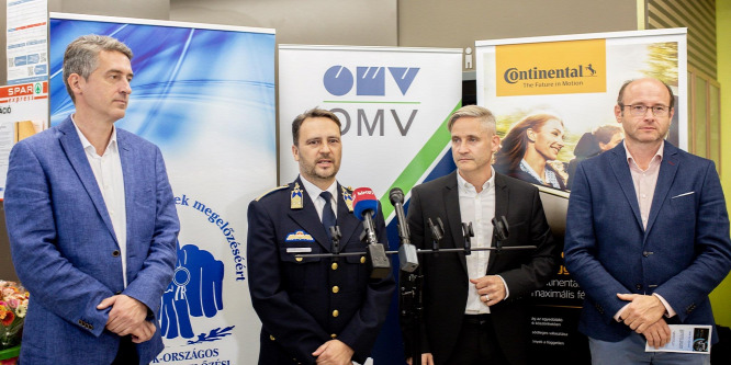 Akár tankolás közben is ellenőrizhetik az autójukat, és a látásukat