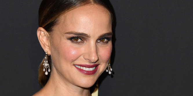 Heti trendjelentés: Natalie Portman bugyit villantott a vörös szőnyegen