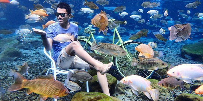 Felkapott turistacélpontot csináltak egy piszkos tavacskából