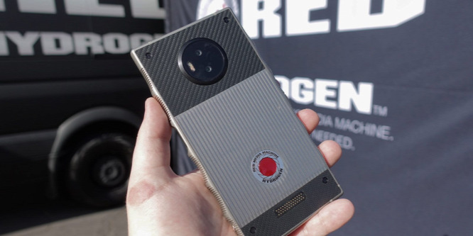 Elkaszálta a RED a Hydrogen okostelefonokat