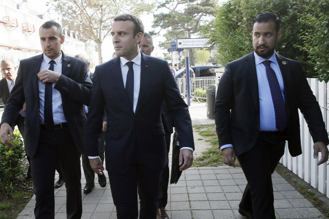 Macron kirúgott szadista testőrparancsnoka indul a jövő évi önkormányzati választáson Macron kirúgott szadista testőrparancsnoka indul a jövő évi önkormányzati választáson