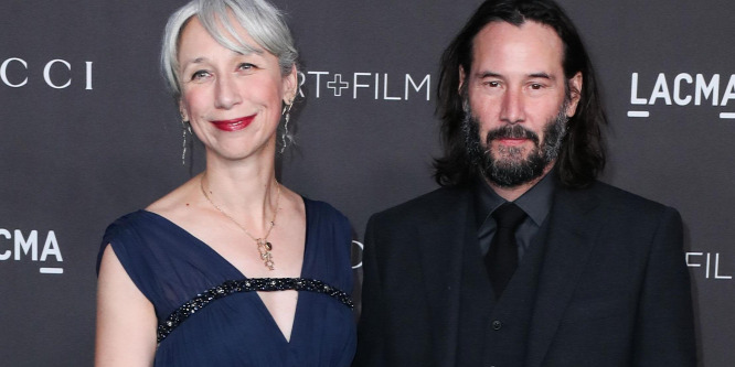 Lencsevégre kapták Keanu Reevest és ritkán látott barátnőjét - Fotó
