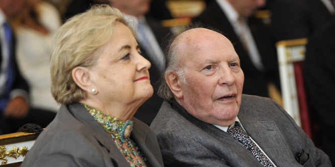 Felavatták Kertész Imre síremlékét Budapesten