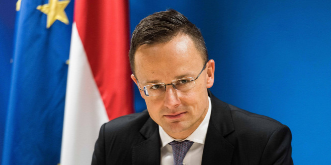 Szijjártó Péter: A történelmi tények tiszteletben tartása nem lehet revizionizmus
