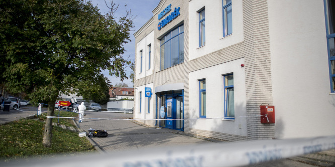 Kiraboltak egy bankot Pécsen, a rendőrök egy sántító férfit keresnek