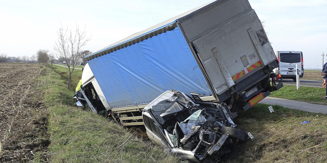 Halálos baleset történt a 44-es főúton Békéscsabánál