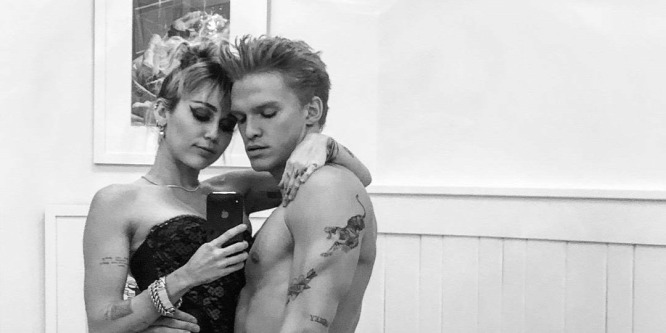 Szakított Miley Cyrus és Cody Simpson