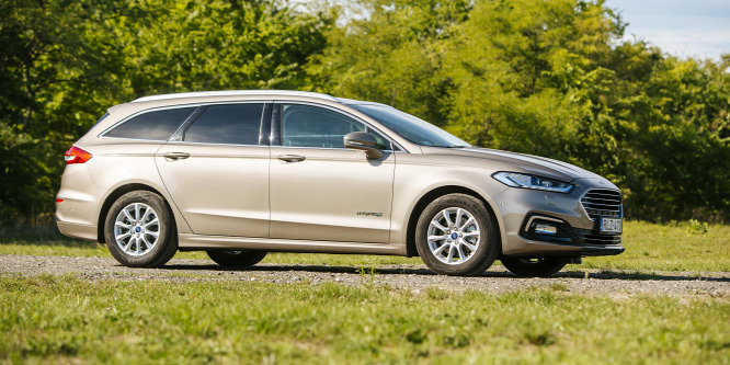 Priusszal indult, de a flotta hse lehet - Ford Mondeo Turnier Hybrid teszt