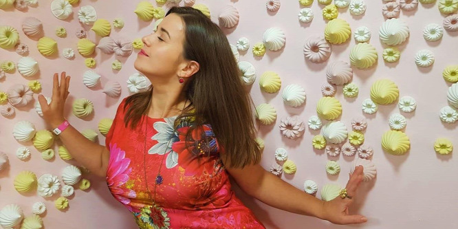 Sütiztünk, koktéloztunk, szelfiztünk! Ilyen egy selfie múzeum megnyitó