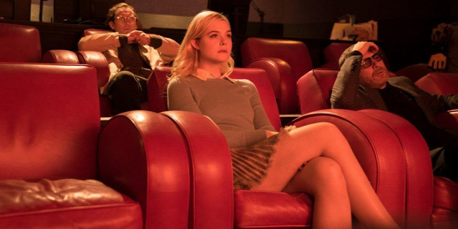 Woody Allen letiltott filmjében idősebb rendezőre bukik egy 21 éves szépség