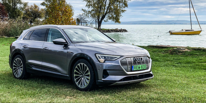 Így muzsikál a jelenben az autózás jövője - Audi e-tron teszt (2019)