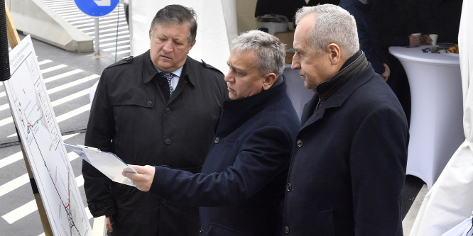 Új autópálya-csomópontot adtak át a Balatonnál