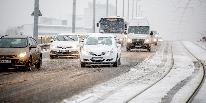Így mentheti meg autóját a fagytól, és magát a bírságoktól