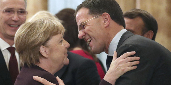 Merkel, Macron és Boris Johnson a NATO-csúcson Erdogannal tárgyalt