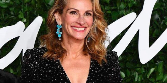 Ebben a ruhakölteményben gálázott volna Julia Roberts - Fotó