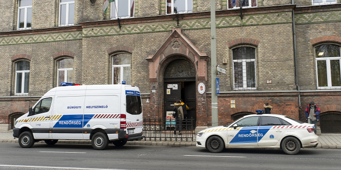 Késelés történt egy győri iskolában: az áldozat egy tanár, a tettes a diákja