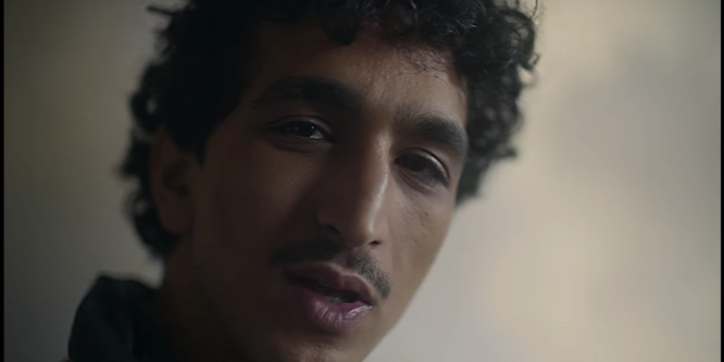 Egy marokkói migráns rapper a francia lakosság lecseréléséről énekel - videó