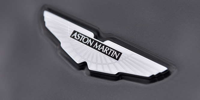 A Mercedestől igazol cégvezetőt az Aston Martin