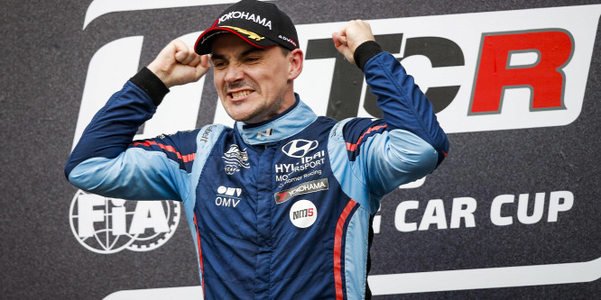 Dráma a harmadik futamon, így lett WTCR-bajnok Michelisz Norbert
