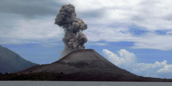 Ismét kitört az Anak Krakatau - videó