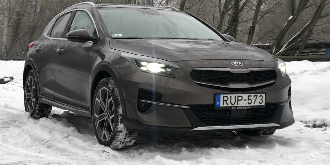 Közel sem hibátlan, de a vevők így is imádni fogják - Kia XCeed 1,4 T-GDI teszt