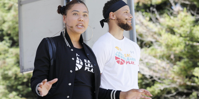 Meztelen képek kerültek ki a netre az NBA egyik legnagyobb sztárjáról