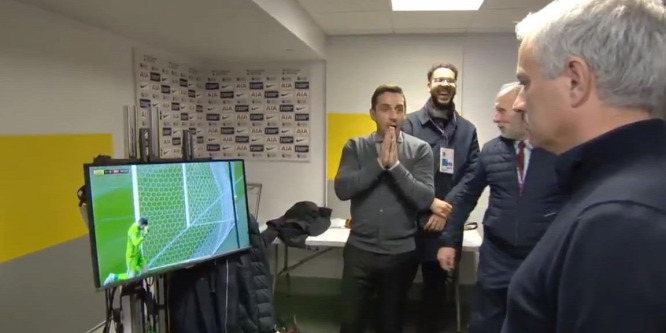 De Gea akkora potyát kapott, hogy Mourinho interjúja is félbeszakadt - videó