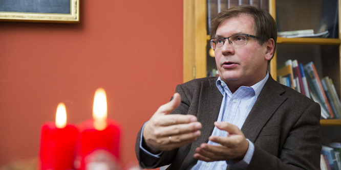 Fabiny Tamás: Ne higgyük el, hogy Jézust ki lehet szorítani a világból!