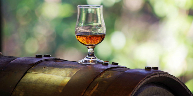 Méregdrága hordós whiskyket árvereznek el