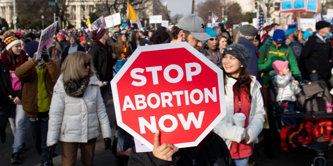 Donald Trump részt vesz az abortuszellenes meneten