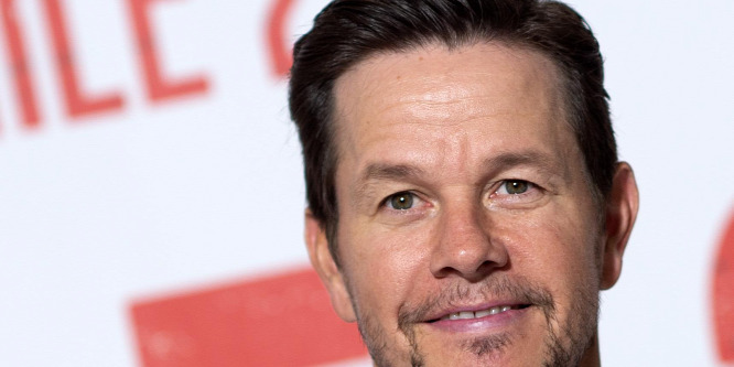 Izmos kockahas: Mark Wahlberg 48 évesen is csúcsformában van - Fotó