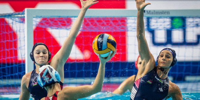 Negyedszerre kapott ki a női vízilabda-válogatott az olimpiai bajnok amerikaiaktól