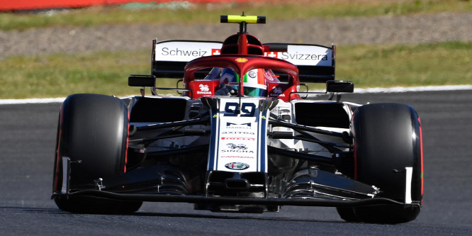 Bemutatódömping lesz az F1-es tesztelés első napján