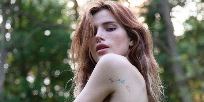 Mellhangsúlyos fotóval gyűjti a lájkokat Bella Thorne