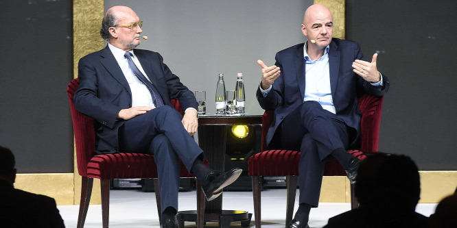 Büntetőeljárás indult a FIFA-elnök ellen