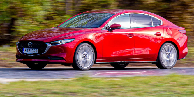 Kipróbáltuk a Mazda csodamotorját, ami egyszerre dízel és benzines