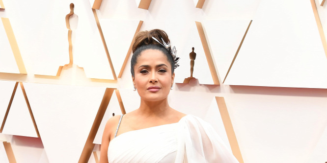 Elképesztő különbség: előtte-utána képet posztolt Salma Hayek - Fotó
