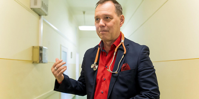 Dr. Szlávik János elmondta, a szaglás és az ízérzékelés elvesztése a két első tünete a vírusnak