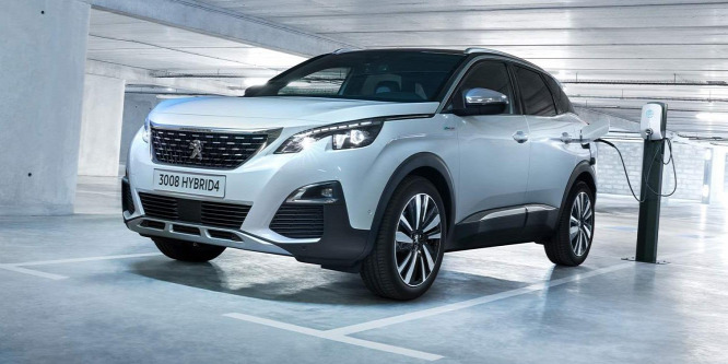 Három motorja van, mégis alig fogyaszt valamit - Peugeot 3008 Hybrid4 menetpróba