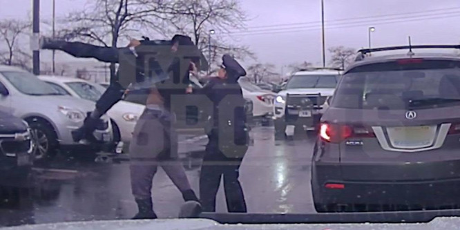 Felemelte és földhöz vágta a rendőrt a részeg amerikaifocista - videó