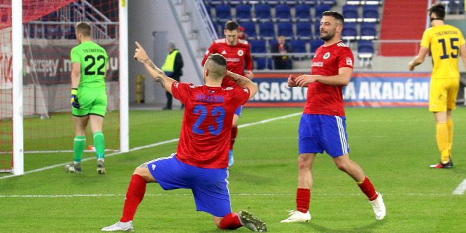 Feczesin mesterhármasával fordított a Vasas