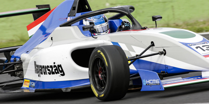 A Formula Renault Európa-kupában folytatja pályafutását Tóth László