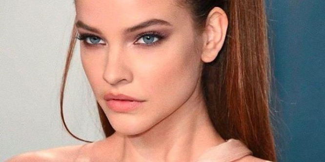 Vadítóan szexi piros ruhában takarta el dekoltázsát Palvin Barbara