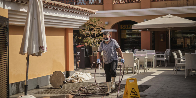 Két hétig tarthat a karantén a tenerifei szállodában, ahol öt magyar is van