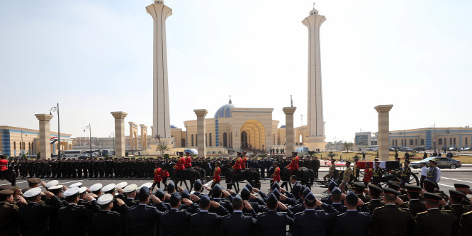 Eltemették Hoszni Mubarak volt egyiptomi elnököt