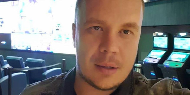 Fekete Dávidot bilincsben vezethetik a válóperre: felesége mihamarabb le szeretné zárni házasságukat